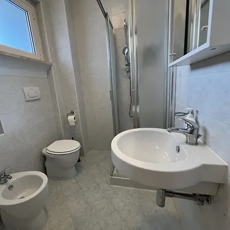 Апартаменти Pisa 6 *